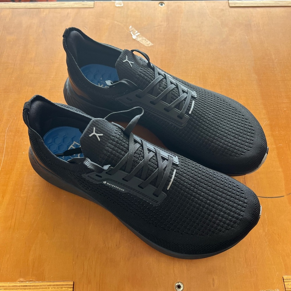 Flux Footwear Adapt Runner